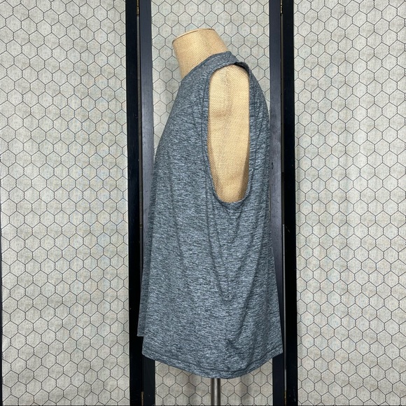 Abercrombie & Fitch Soft A&F Air Knit Muscle Tee - Picture 3 of 8